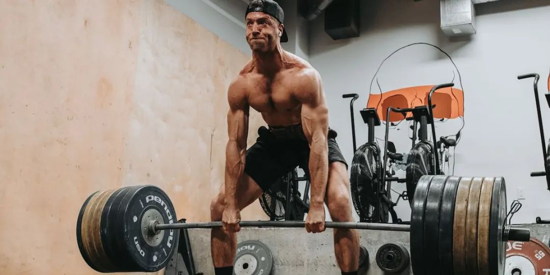How much carbon water do we need for strength training